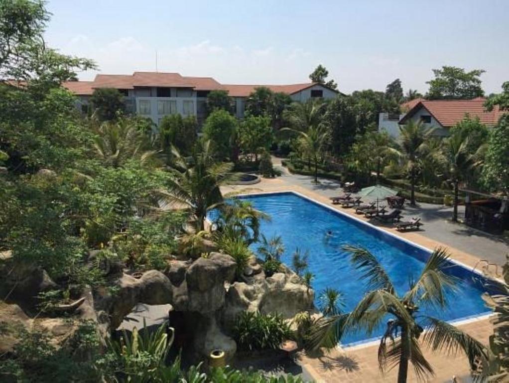 Bazén v ubytování EG Paradise Angkor Villa Hotel nebo v jeho okolí