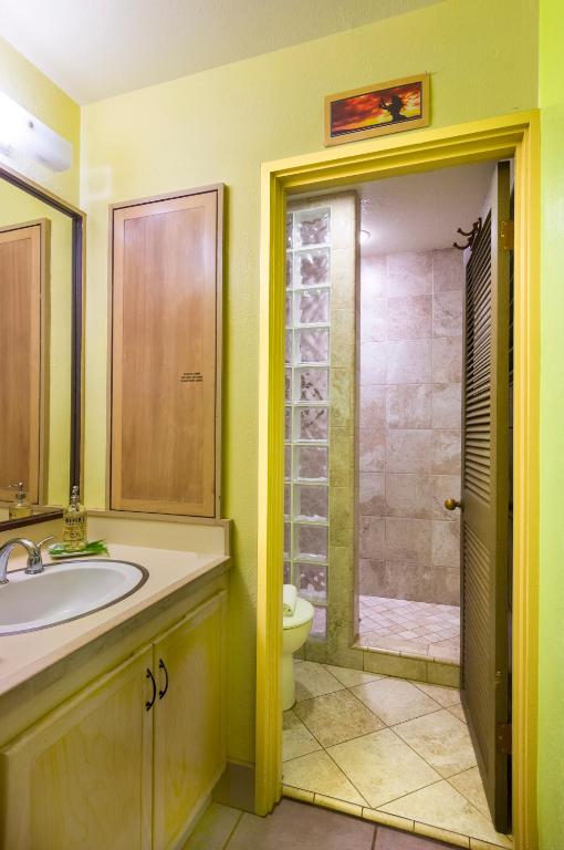 Koupelna v ubytování Hana Kai Maui - #107 Kama partial oceanview 1 BR