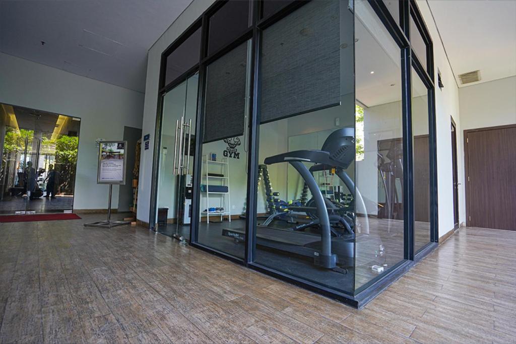 Fitness centrum a/nebo fitness zařízení v ubytování BATIQA Hotel Palembang