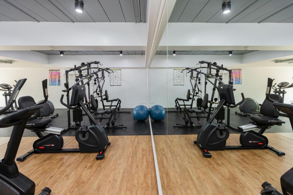 Fitness centrum a/nebo fitness zařízení v ubytování The Briza Beach Resort, Khao Lak SHA Extra Plus