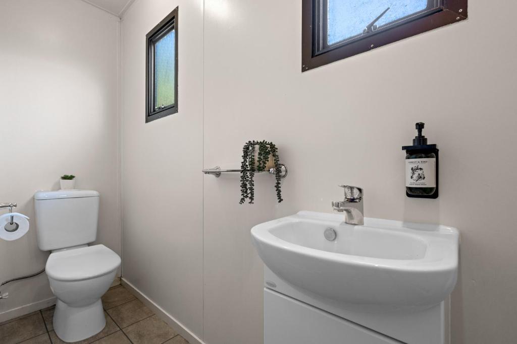 Tasman Holiday Parks Picton photo