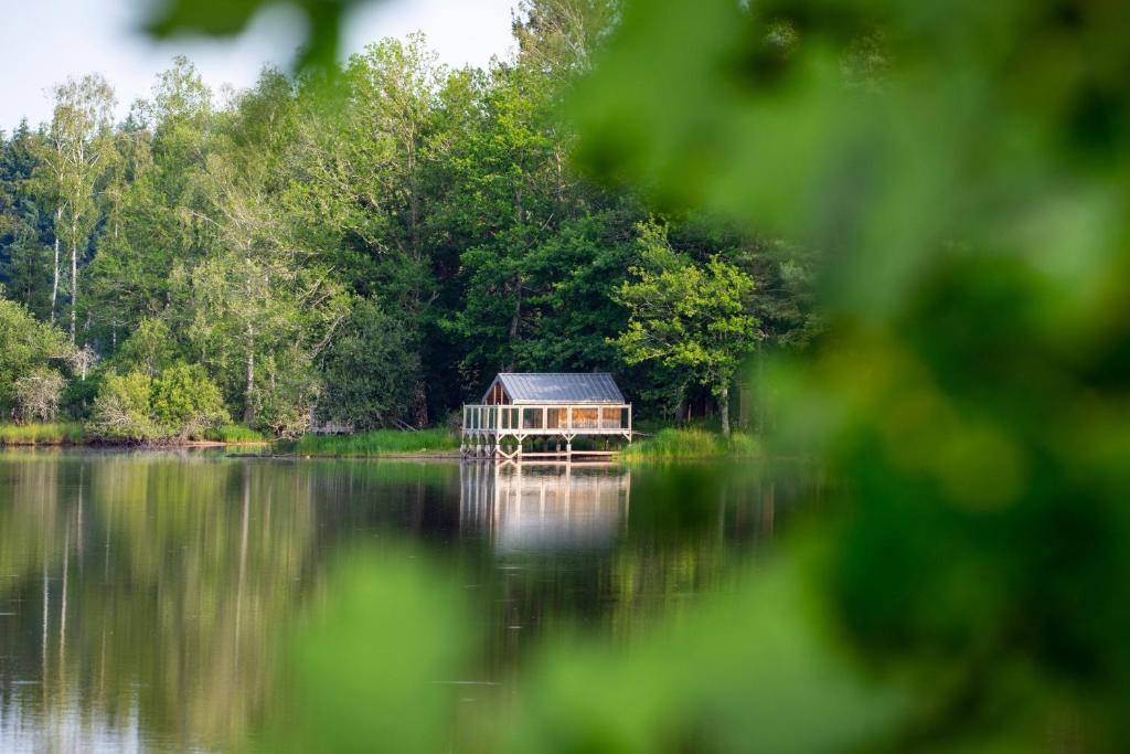 Lacustra Cabanes accessibles en canoé et Chalets tout confort - Huis Met één Slaapkamer