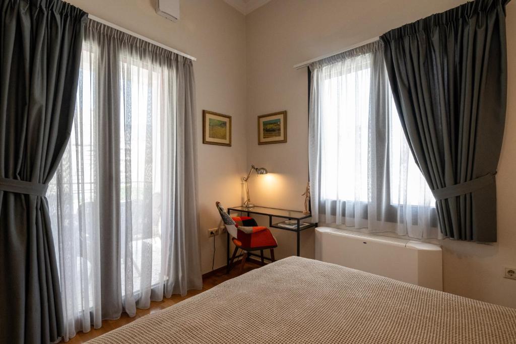 Posteľ alebo postele v izbe v ubytovaní Angelinas Quarters - Kalamata Mediterranean Villas