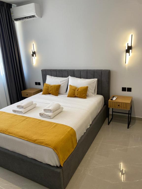 Thess Living Suites - 1