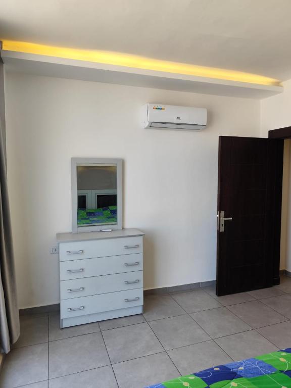 TV a/nebo společenská místnost v ubytování Gentle Breeze Studio 3