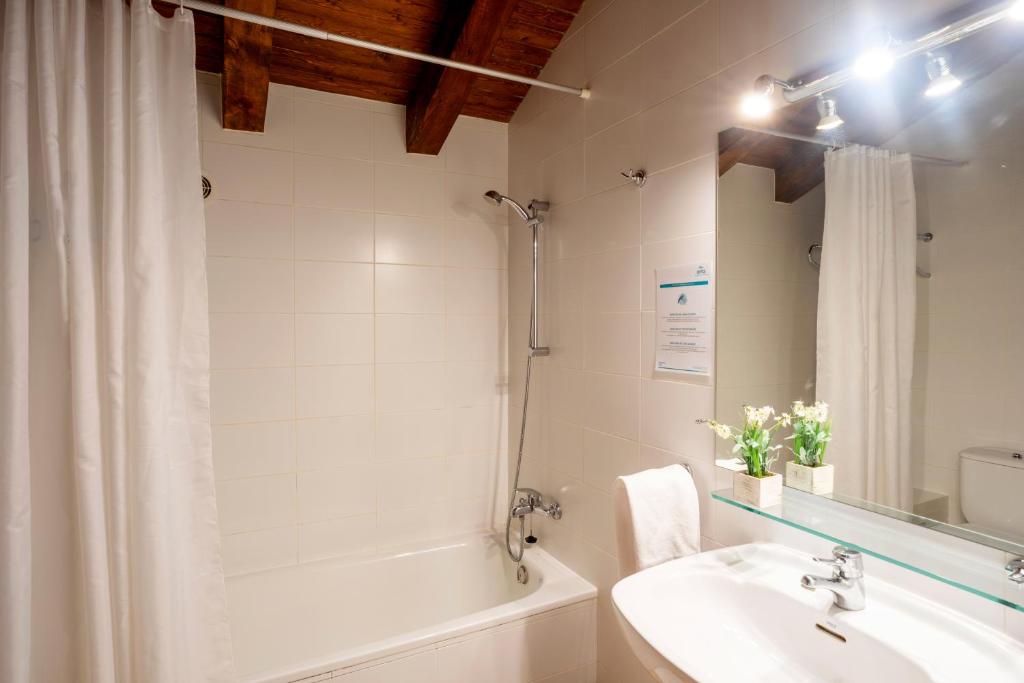 Koupelna v ubytování Aparthotel Ona el Tarter