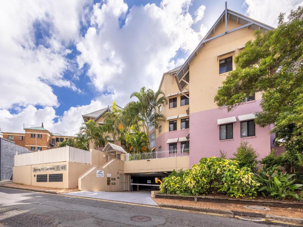 Spring Hill Gardens Apartments - Resim 20