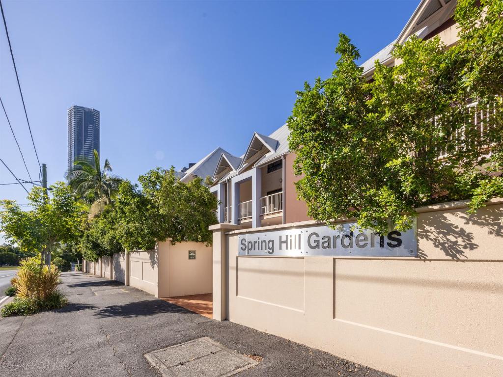 Spring Hill Gardens Apartments - Resim 1