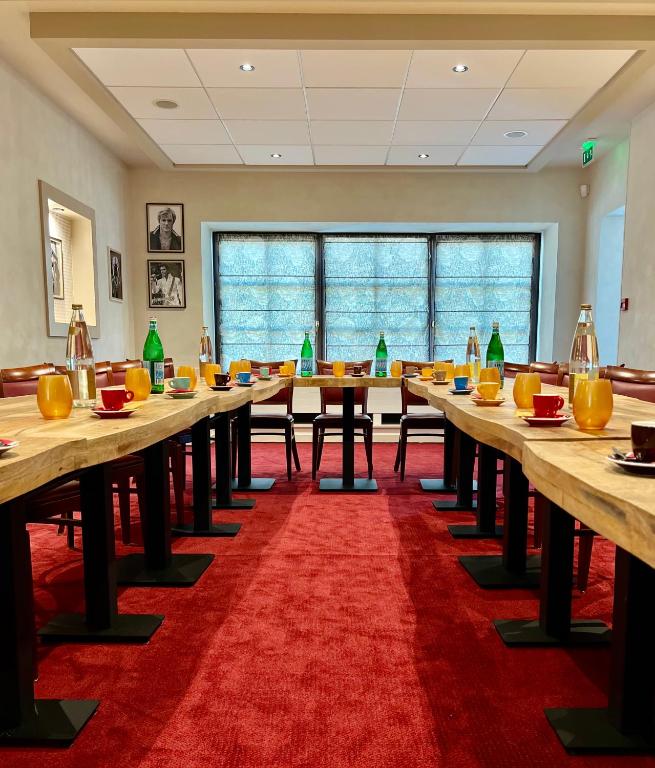 Konferenční prostory v ubytování LOGIS HÔTEL, CHALETS et RESTAURANT LES CHATELMINÉS