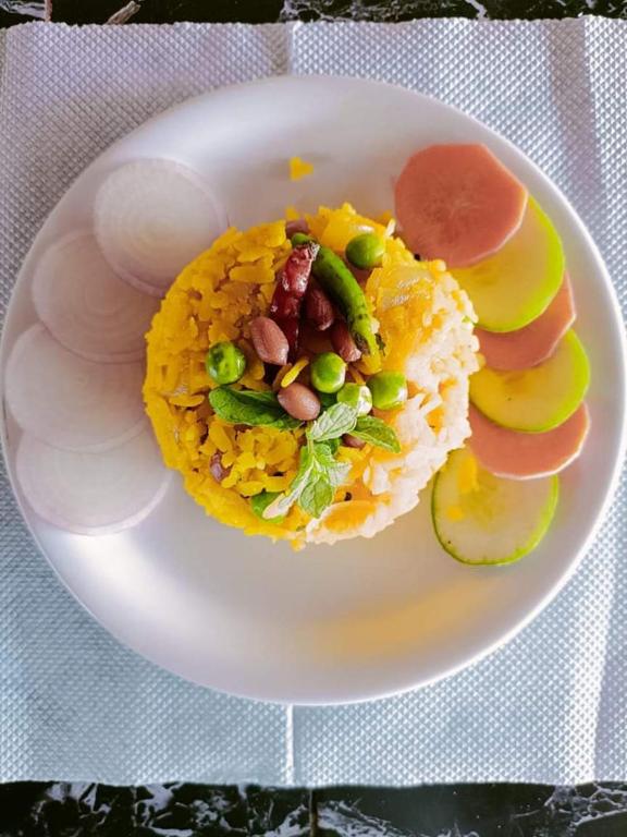 Makanan di atau berdekatan hotel