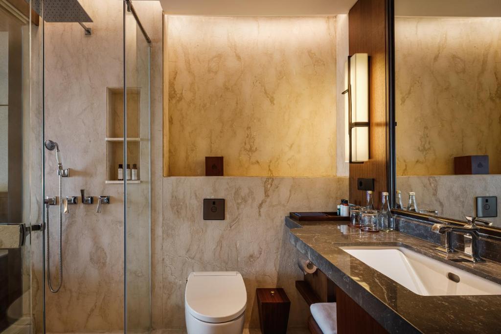 Bali Beach Hotel - 8