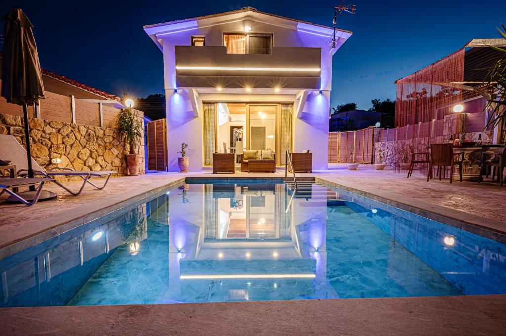 Bazén v ubytování Villa Monalisa nebo v jeho okolí