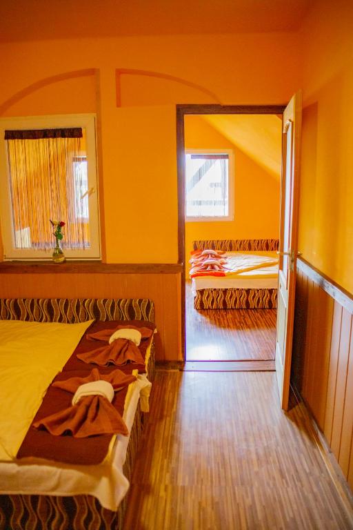 Vakáció Üdülő - Family Room With Lake View