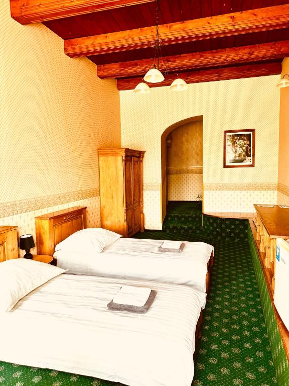 Hotel Maxim - Habitación Doble Con Baño Privado