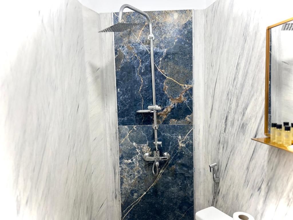 Koupelna v ubytování Tirana Square Hotel