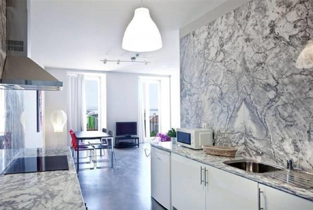 Alfama - Lisbon Lounge Suites - Resim 30