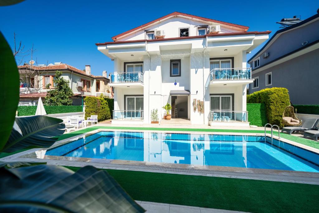 Bazén v ubytování MASAL APART HOTEL nebo v jeho okolí