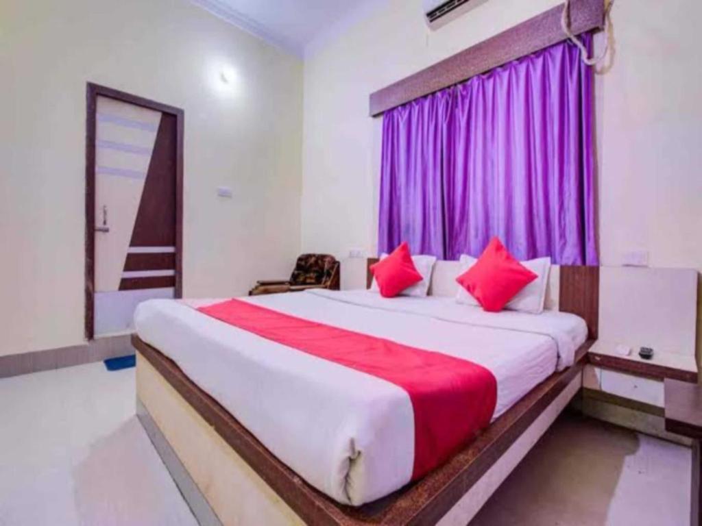 Hotel Meera Dham - Housity