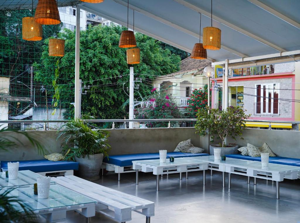 Aquarela do Lemeにあるレストランまたは飲食店