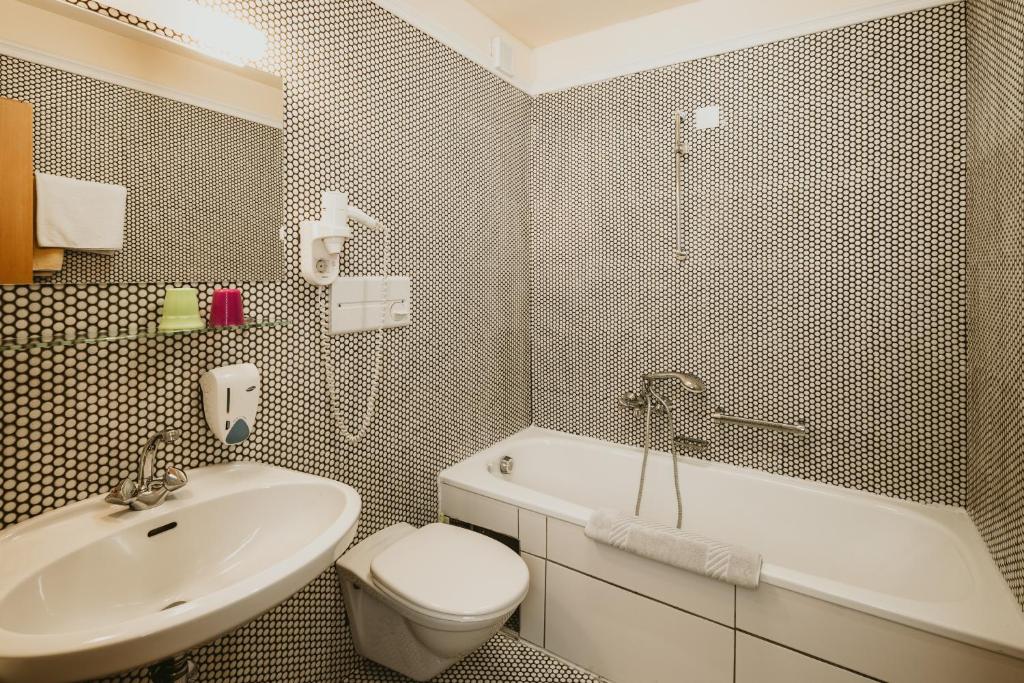 A bathroom at Hotel Kernwirt