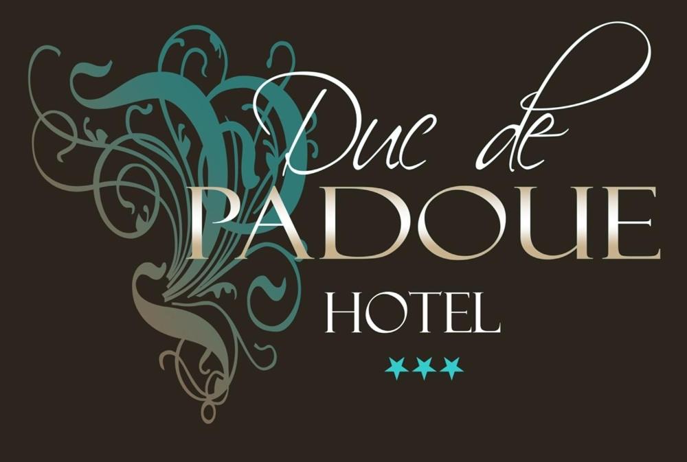 a sign that reads dume pahole hotel at Hôtel Duc De Padoue in Corte