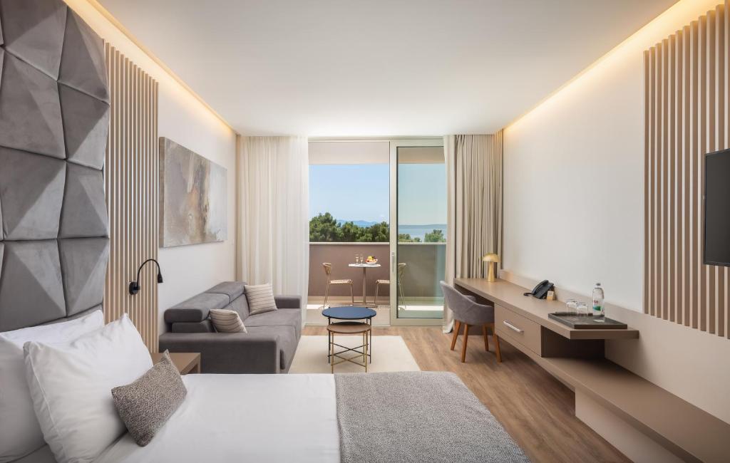 Aminess Khalani Hotel - غرفة فاخرة ذات شرفة وعرض بحري جزئي
