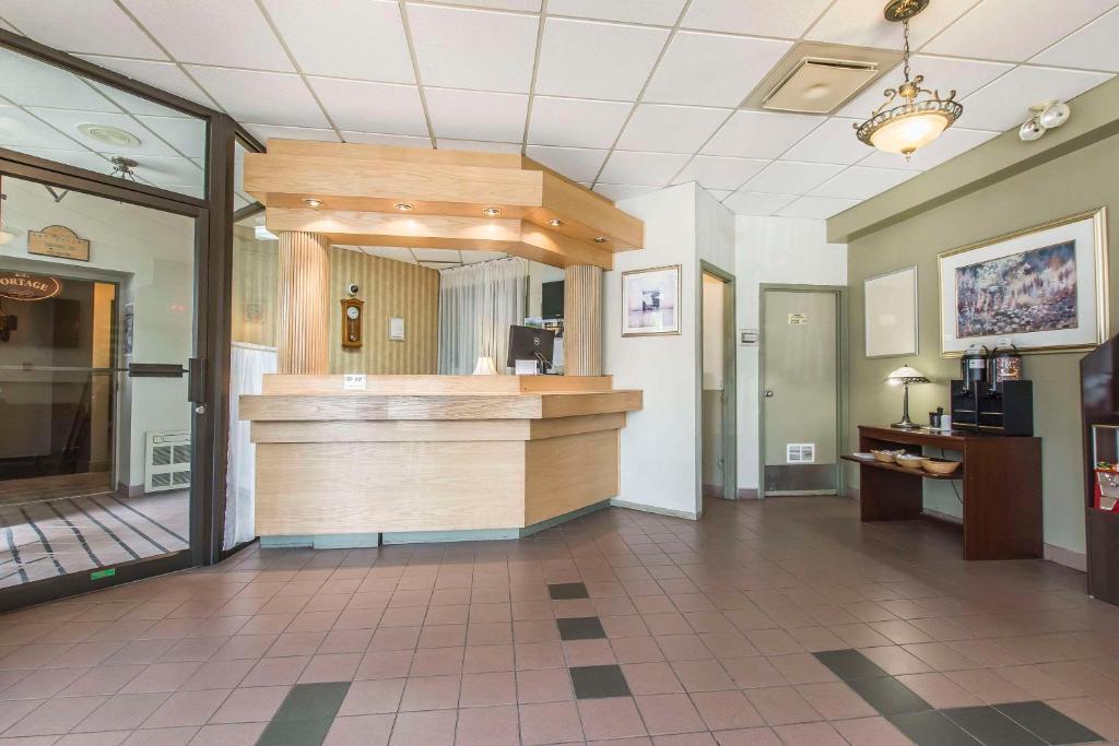 Vstupní hala nebo recepce v ubytování Quality Hotel & Suites