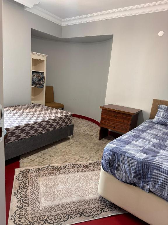 TRANSIT - Economy Triple Room With Shared Bathroom