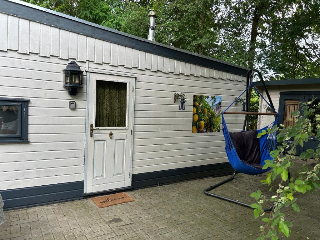 Chalet Beddestee op vakantiepark met zwembad - Chalé De Dois Quartos