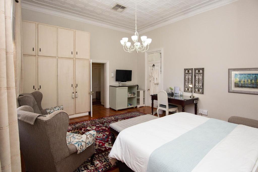 TV a/nebo společenská místnost v ubytování Oleander Guest House