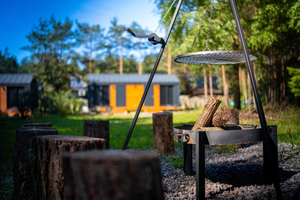 Zahrada ubytování Wypoczynkowa Osada domki 700m od Suntago Wręcza