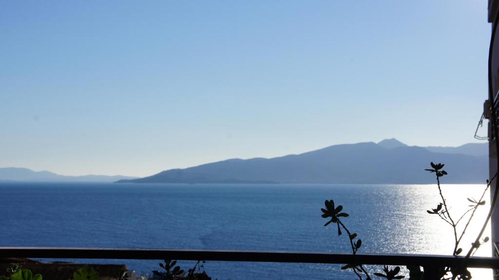 Φωτογραφία από το άλμπουμ του Megrooms στους Αγίους Σαράντα