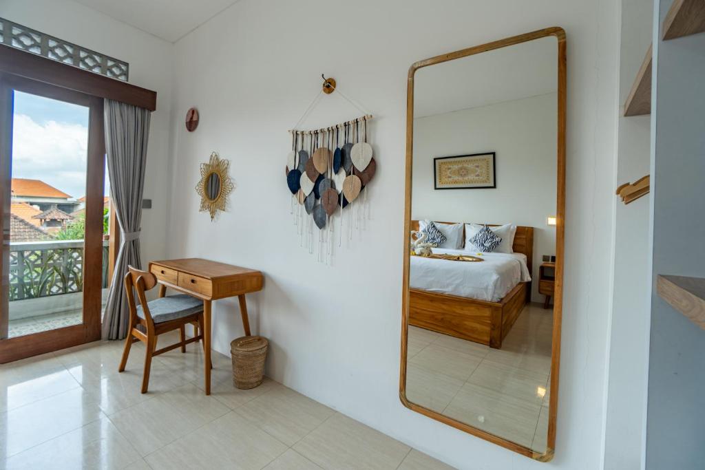 The Breeze Stay and Surf Canggu Bali - 2