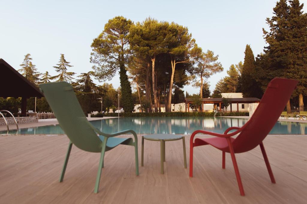 Bazén v ubytování WINE RESORT LE VIGNE AL CASTELLO nebo v jeho okolí