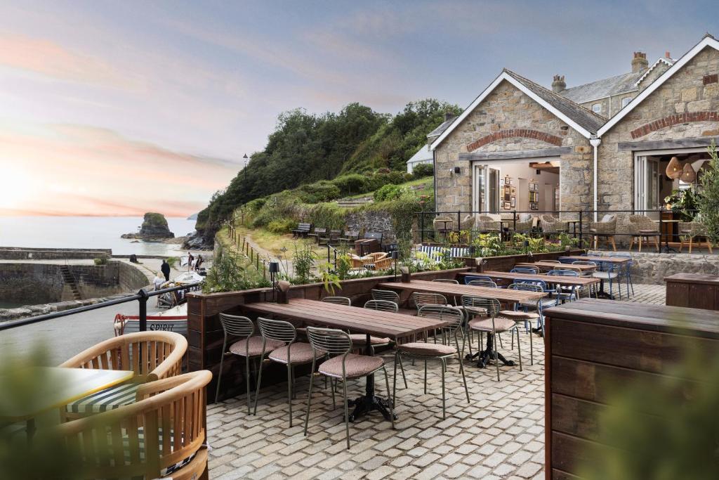 Pier House Hotel, Charlestown
