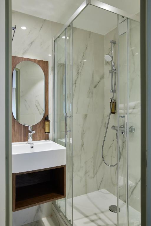 Hotel du Pin Nice Port - Resim 14