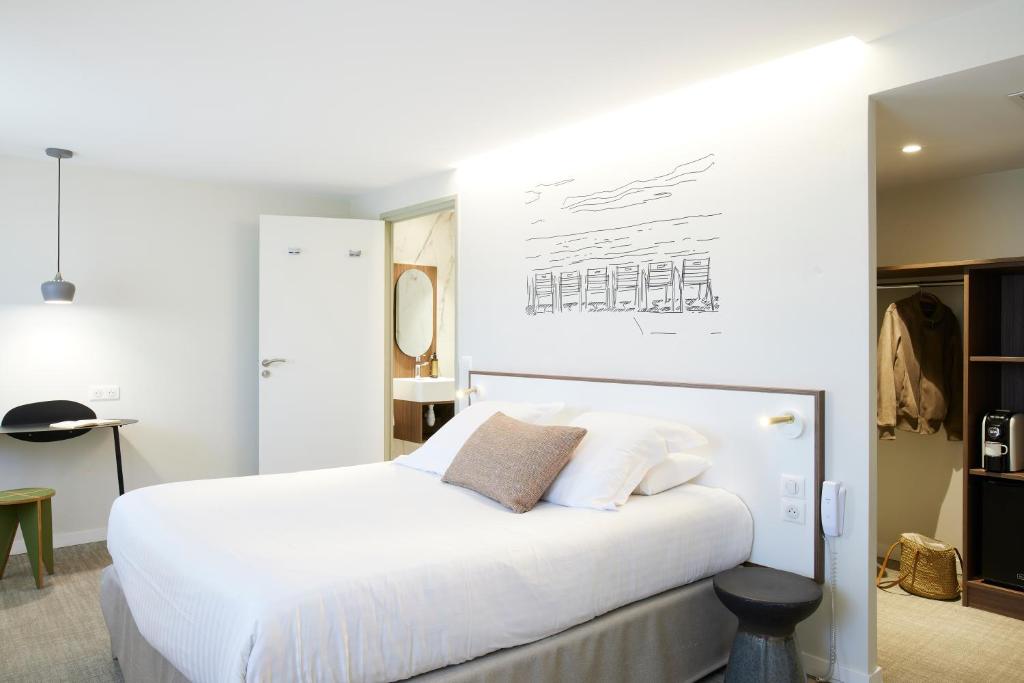 Hotel du Pin Nice Port - Resim 5