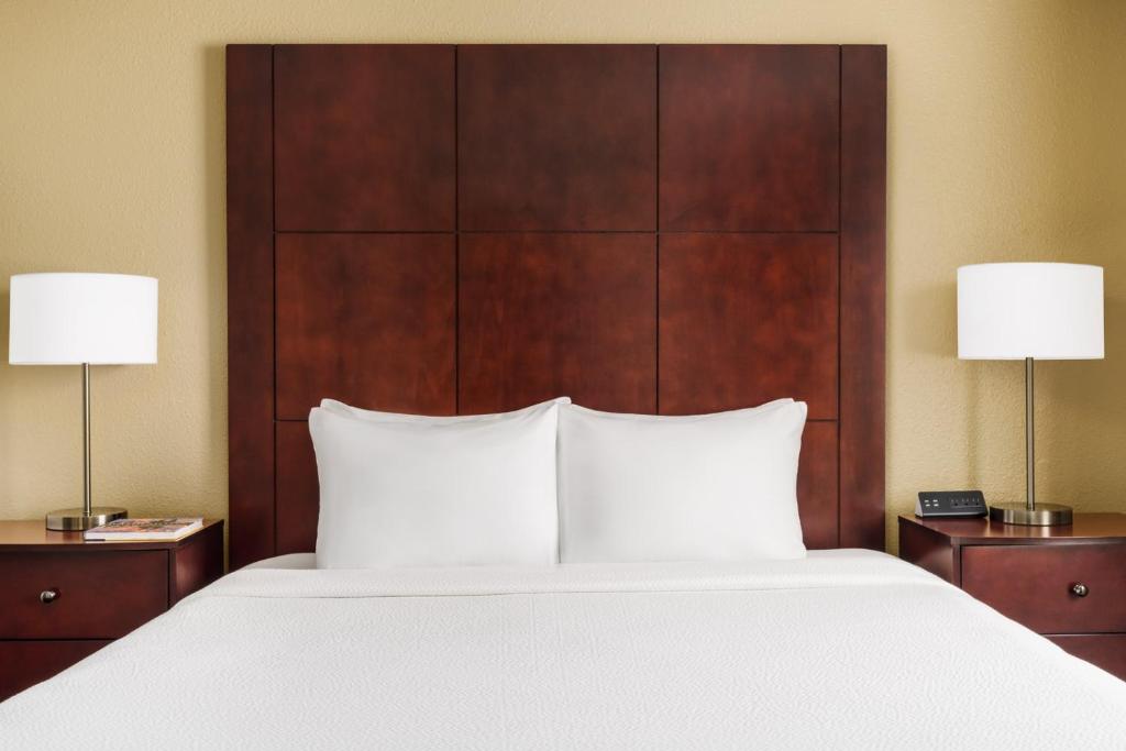 Postel nebo postele na pokoji v ubytování Residence Inn Seattle Northeast/Bothell