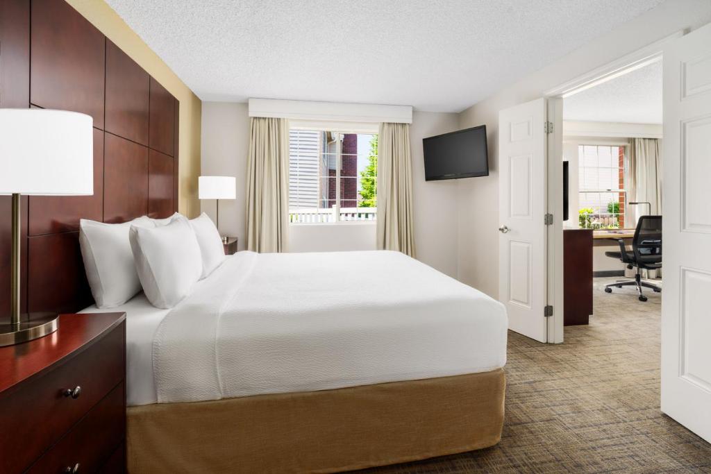 Postel nebo postele na pokoji v ubytování Residence Inn Seattle Northeast/Bothell