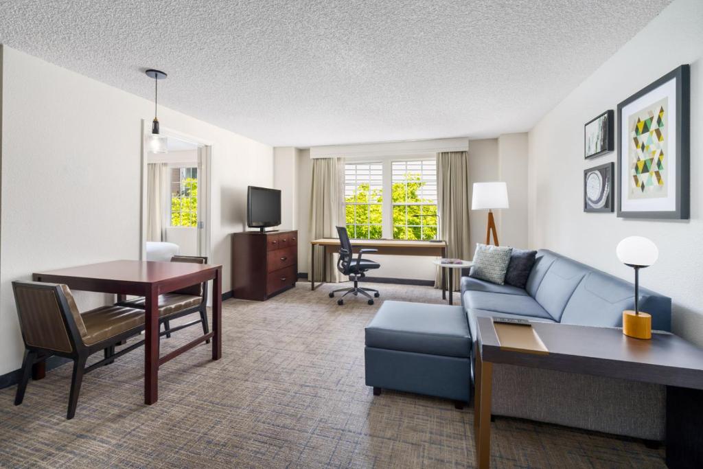 TV a/nebo společenská místnost v ubytování Residence Inn Seattle Northeast/Bothell