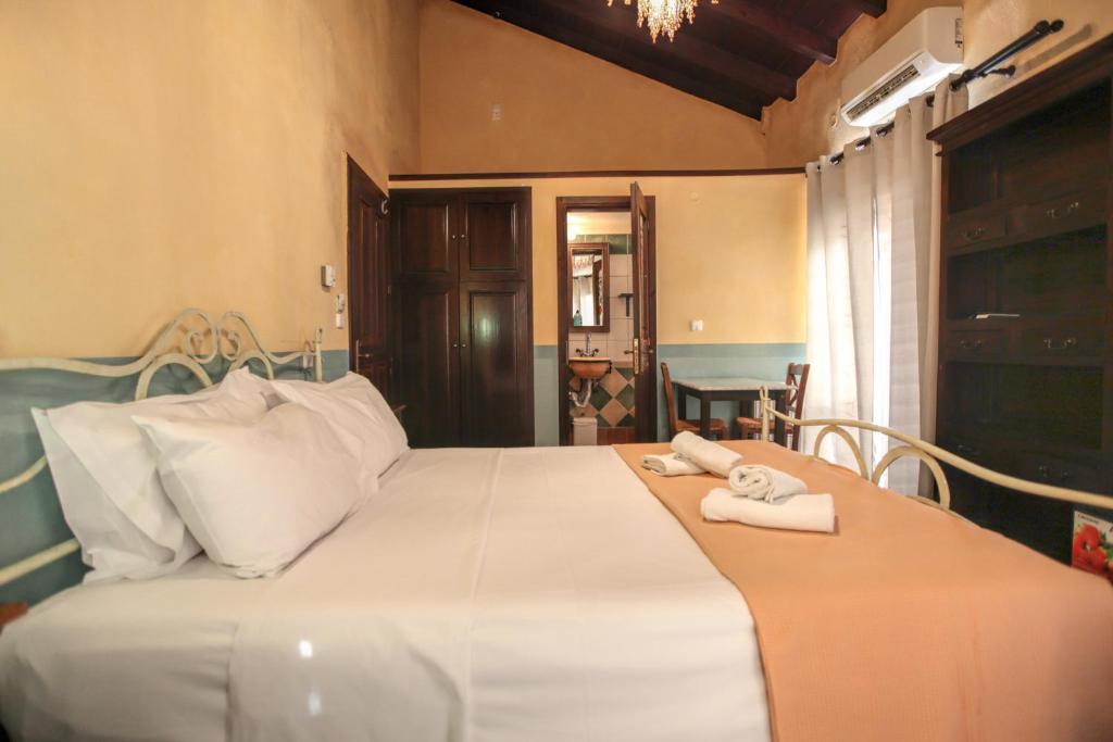 Mythos Guesthouse - 6