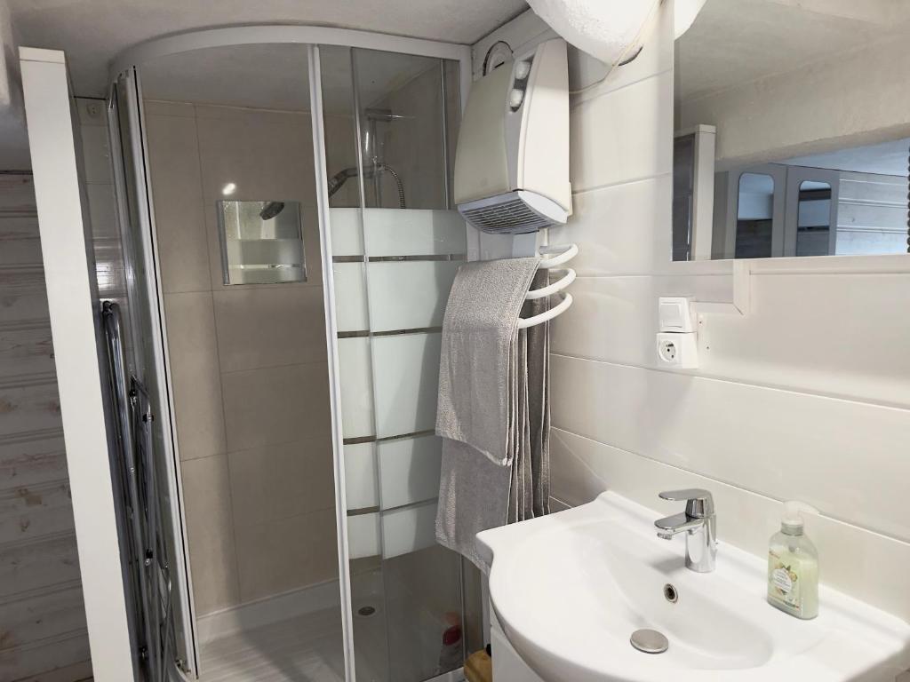 Koupelna v ubytování Duplex neuf à 30s des plages