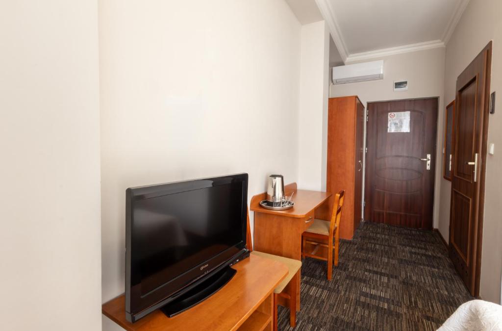 Noclegi Stadion Bed & Breakfast - Resim 8