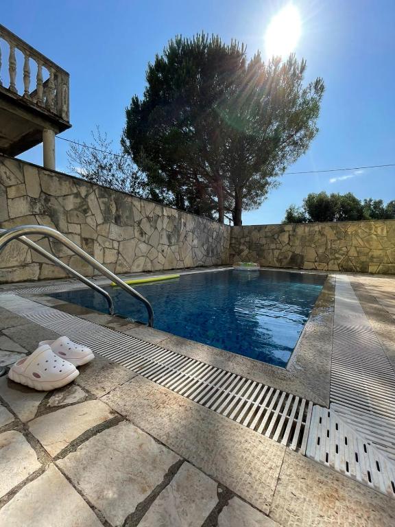 Bazén v ubytování Apartments Villa-G Lustica nebo v jeho okolí