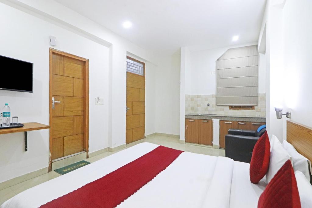 Kuchyň nebo kuchyňský kout v ubytování Hotel Trendy Residency - Couple Friendly Hotel