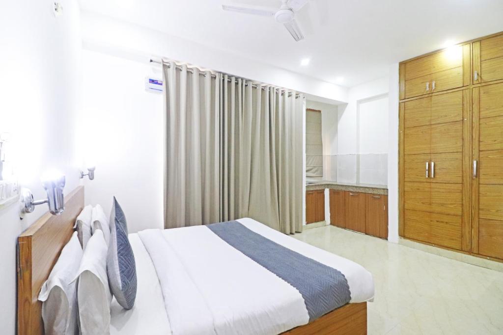 Postel nebo postele na pokoji v ubytování Hotel Trendy Residency - Couple Friendly Hotel