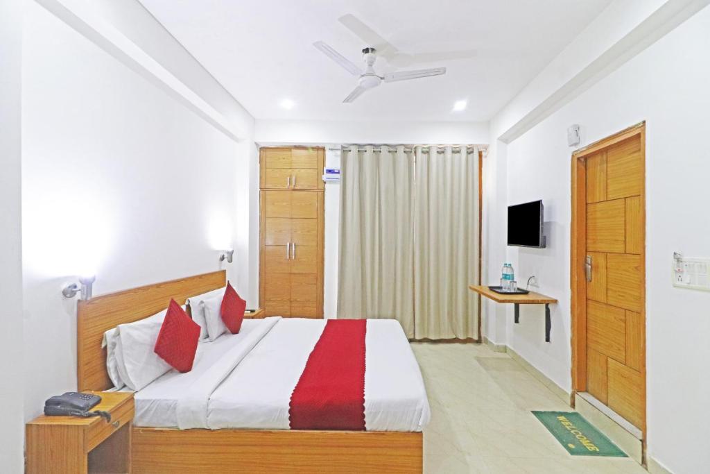 Postel nebo postele na pokoji v ubytování Hotel Trendy Residency - Couple Friendly Hotel