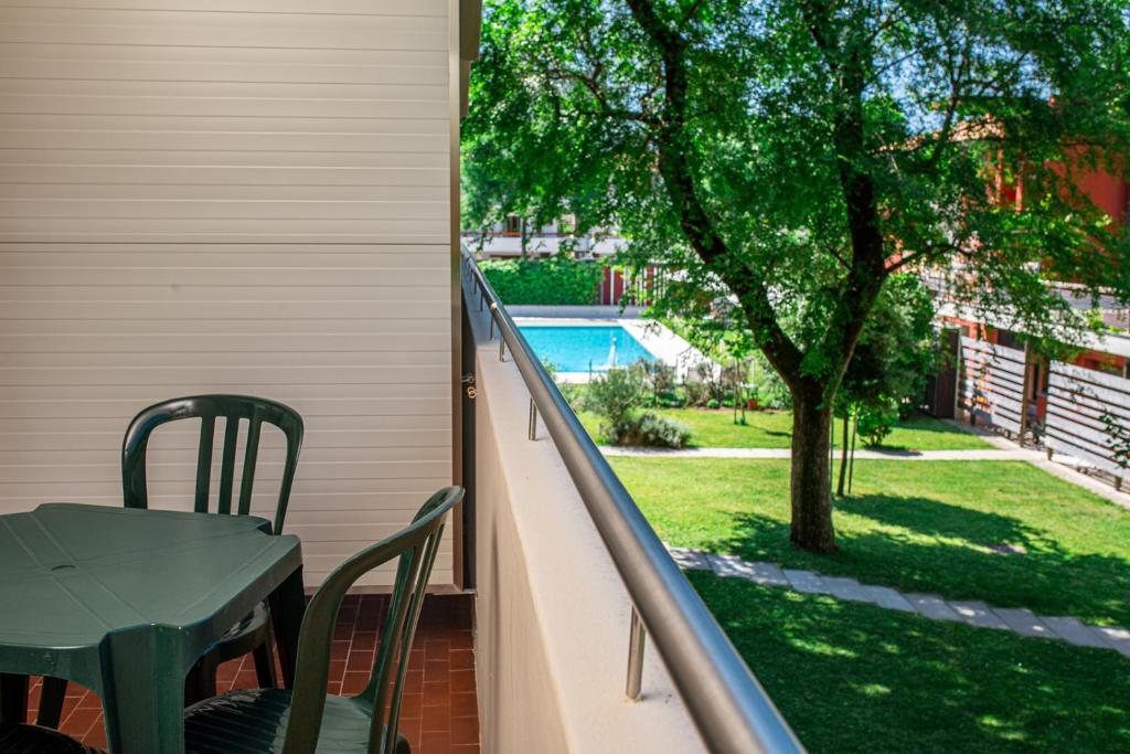 Bazén v ubytování Hotel La Pergola Dependance nebo v jeho okolí