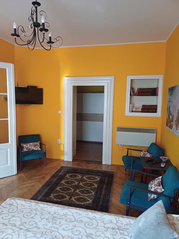 Χώρος καθιστικού στο Sombor 19 Central Apartment