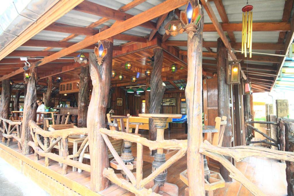 Restaurace v ubytování J.Holiday Inn Krabi